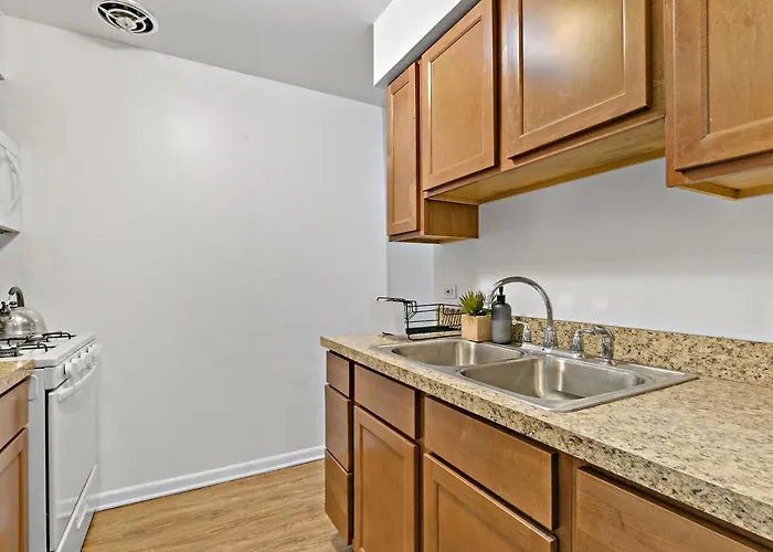 Stunning 1br At Center Of Lakeview - Oakdale 211 Apartamento
