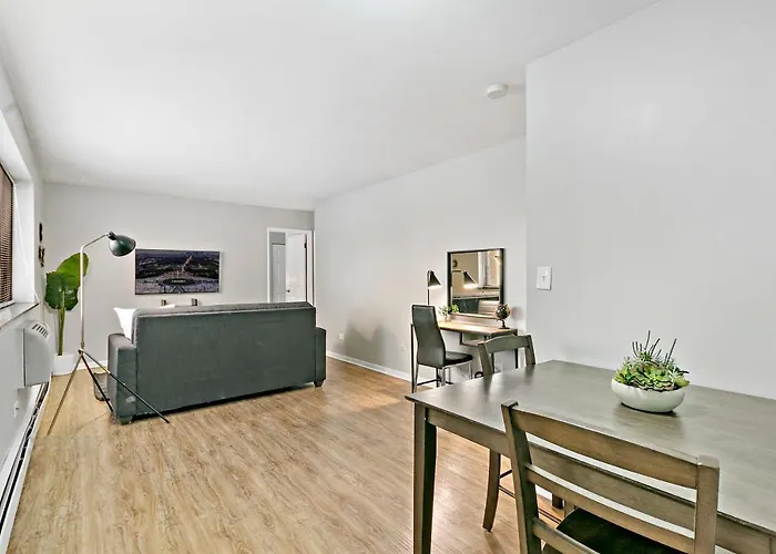 Stunning 1br At Center Of Lakeview - Oakdale 211 *